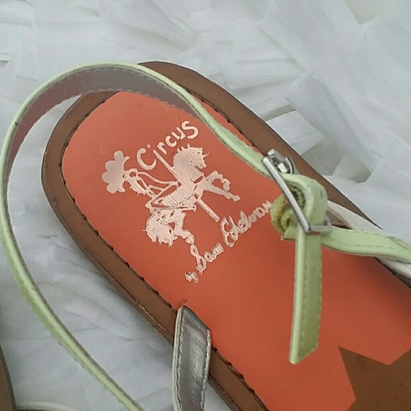 Sam Edelman Strappy Silver White Sandals Flats 8.5 - Picture 4 of 8